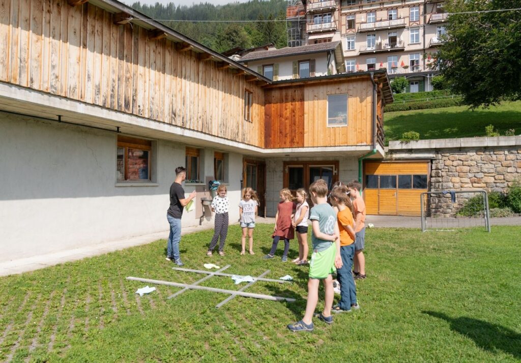 Parcour mit verschiedenen Hindernissen