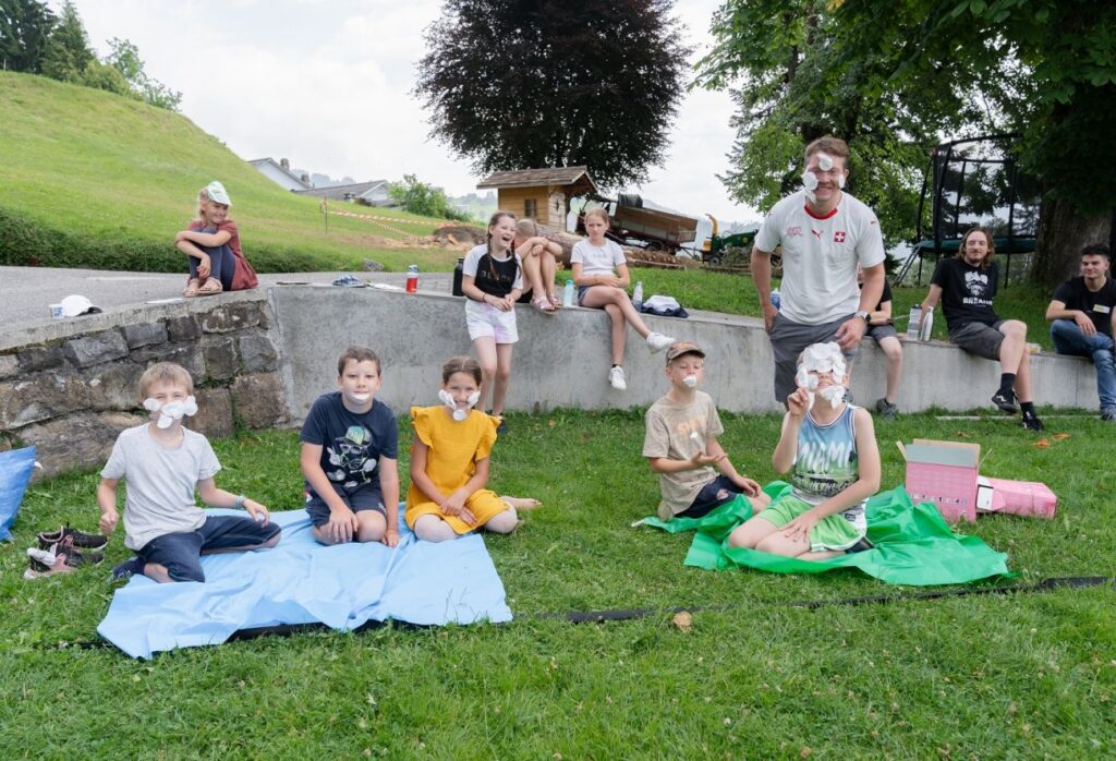 Lustiges Spiel im Park