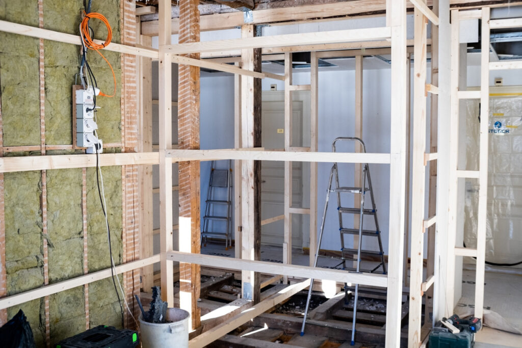 Wir bauen für Sie um!