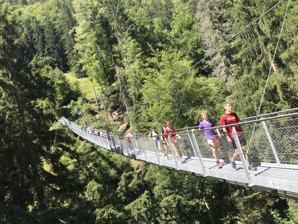 Ausflug über die Hängebrücke